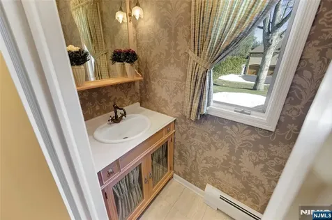 510 Hampton Hill Road Franklin Lakes NJ 07417