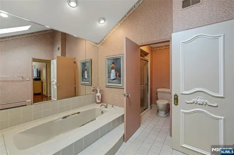 510 Hampton Hill Road Franklin Lakes NJ 07417