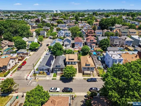 288 Maple Street Secaucus NJ 07094
