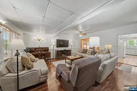 288 Maple Street Secaucus NJ 07094