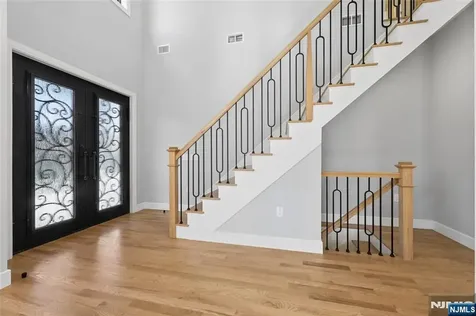 9 Cole Street Bergenfield NJ 07621