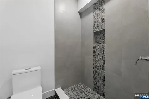 9 Cole Street Bergenfield NJ 07621