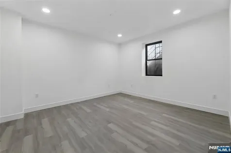 9 Cole Street Bergenfield NJ 07621