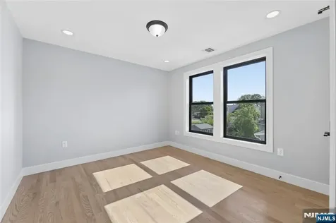 9 Cole Street Bergenfield NJ 07621