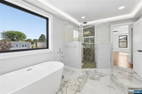 9 Cole Street Bergenfield NJ 07621