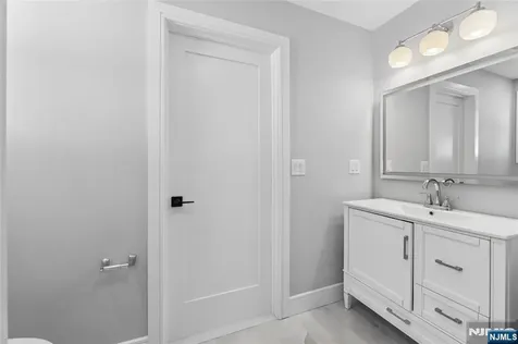 9 Cole Street Bergenfield NJ 07621