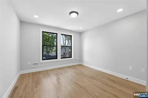9 Cole Street Bergenfield NJ 07621