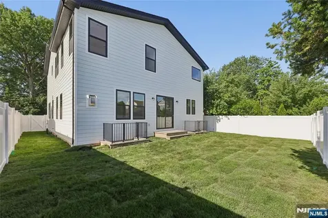9 Cole Street Bergenfield NJ 07621
