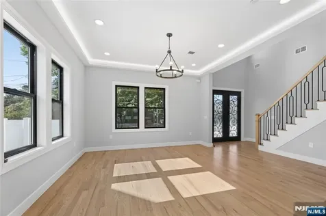 9 Cole Street Bergenfield NJ 07621