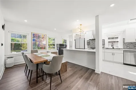 332 Allaire Avenue Leonia NJ 07605
