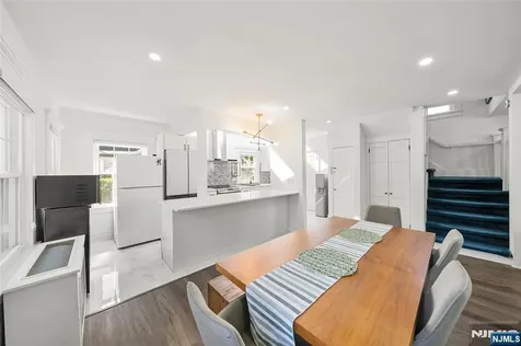 332 Allaire Avenue Leonia NJ 07605