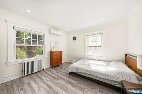 332 Allaire Avenue Leonia NJ 07605