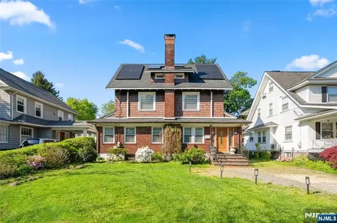 332 Allaire Avenue Leonia NJ 07605