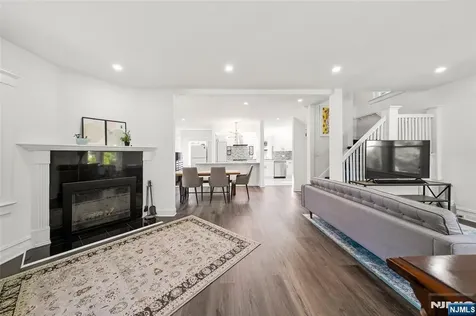 332 Allaire Avenue Leonia NJ 07605
