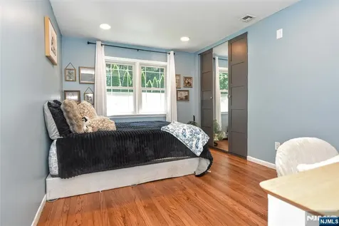 43 Overlook Court Ramsey NJ 07446