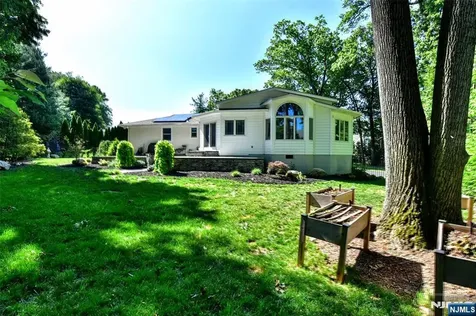 43 Overlook Court Ramsey NJ 07446