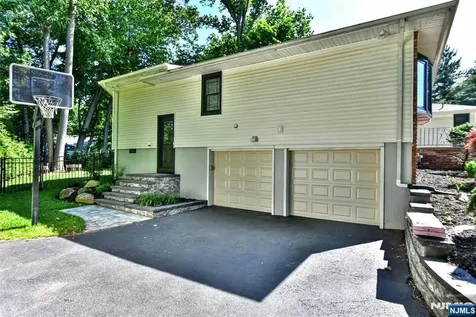 43 Overlook Court Ramsey NJ 07446