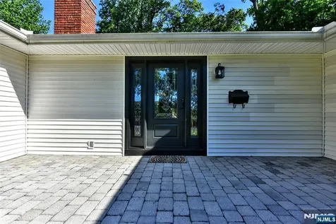 43 Overlook Court Ramsey NJ 07446
