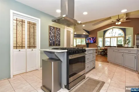 43 Overlook Court Ramsey NJ 07446