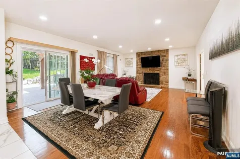 18 Dehart Court Wayne NJ 07470
