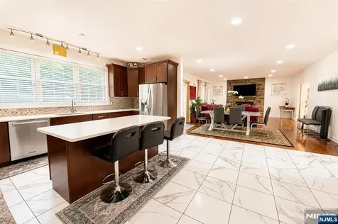 18 Dehart Court Wayne NJ 07470