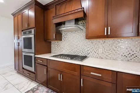 18 Dehart Court Wayne NJ 07470