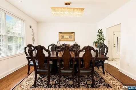 18 Dehart Court Wayne NJ 07470