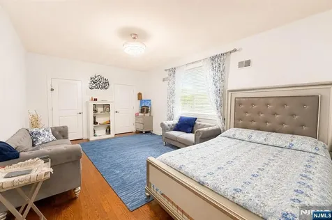18 Dehart Court Wayne NJ 07470
