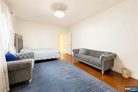 18 Dehart Court Wayne NJ 07470