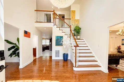 18 Dehart Court Wayne NJ 07470