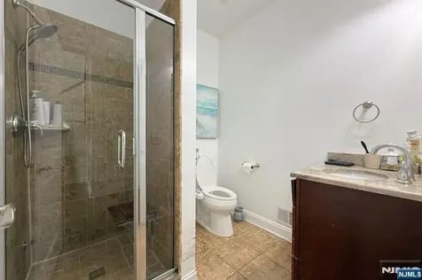 18 Dehart Court Wayne NJ 07470