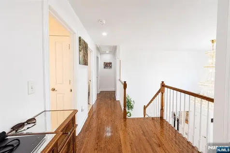 18 Dehart Court Wayne NJ 07470