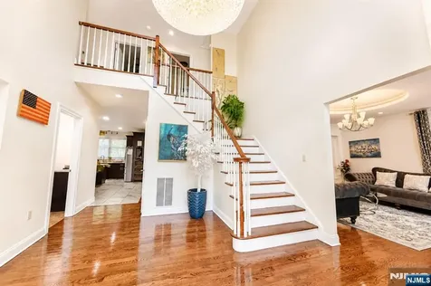 18 Dehart Court Wayne NJ 07470