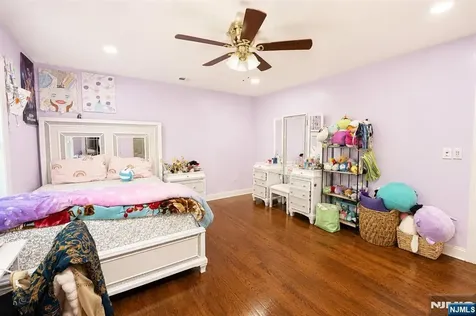 18 Dehart Court Wayne NJ 07470