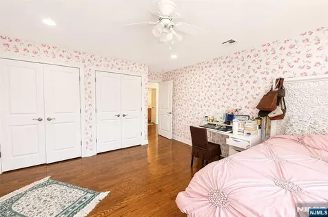 18 Dehart Court Wayne NJ 07470