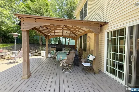 18 Dehart Court Wayne NJ 07470