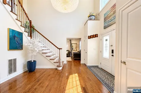18 Dehart Court Wayne NJ 07470