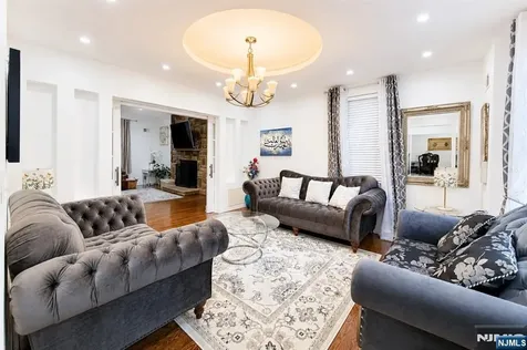 18 Dehart Court Wayne NJ 07470