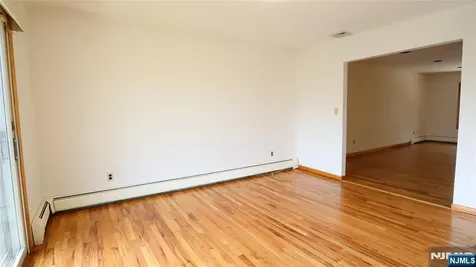 206 New York Avenue Fort Lee NJ 07024
