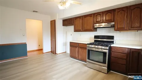 206 New York Avenue Fort Lee NJ 07024