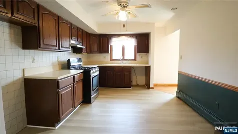 206 New York Avenue Fort Lee NJ 07024