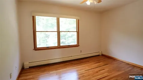 206 New York Avenue Fort Lee NJ 07024