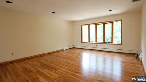 206 New York Avenue Fort Lee NJ 07024