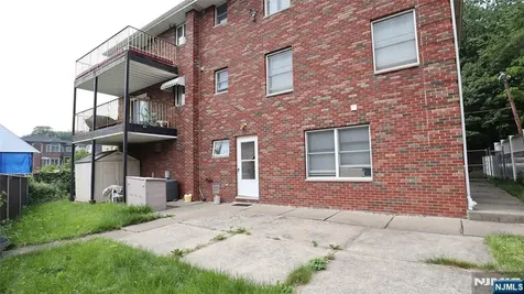 206 New York Avenue Fort Lee NJ 07024