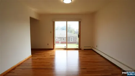 206 New York Avenue Fort Lee NJ 07024