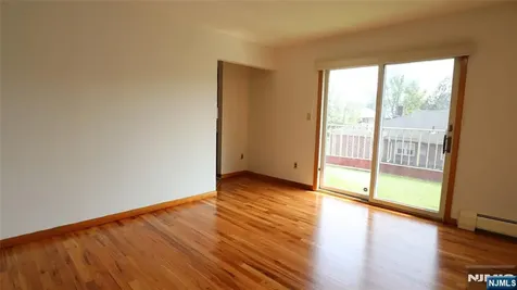 206 New York Avenue Fort Lee NJ 07024