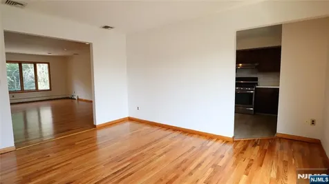 206 New York Avenue Fort Lee NJ 07024