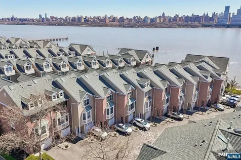 428 Newburgh Court West New York NJ 07093