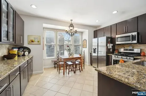 428 Newburgh Court West New York NJ 07093