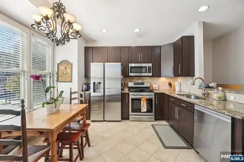 428 Newburgh Court West New York NJ 07093